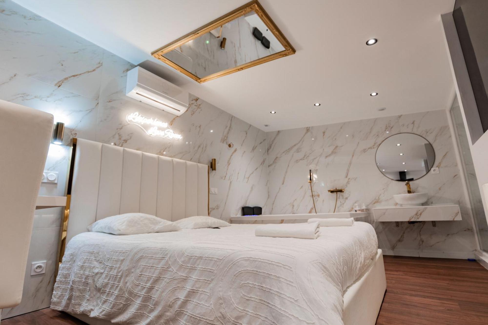 L'Experience Love Room Saint-Jean-Bonnefonds Esterno foto