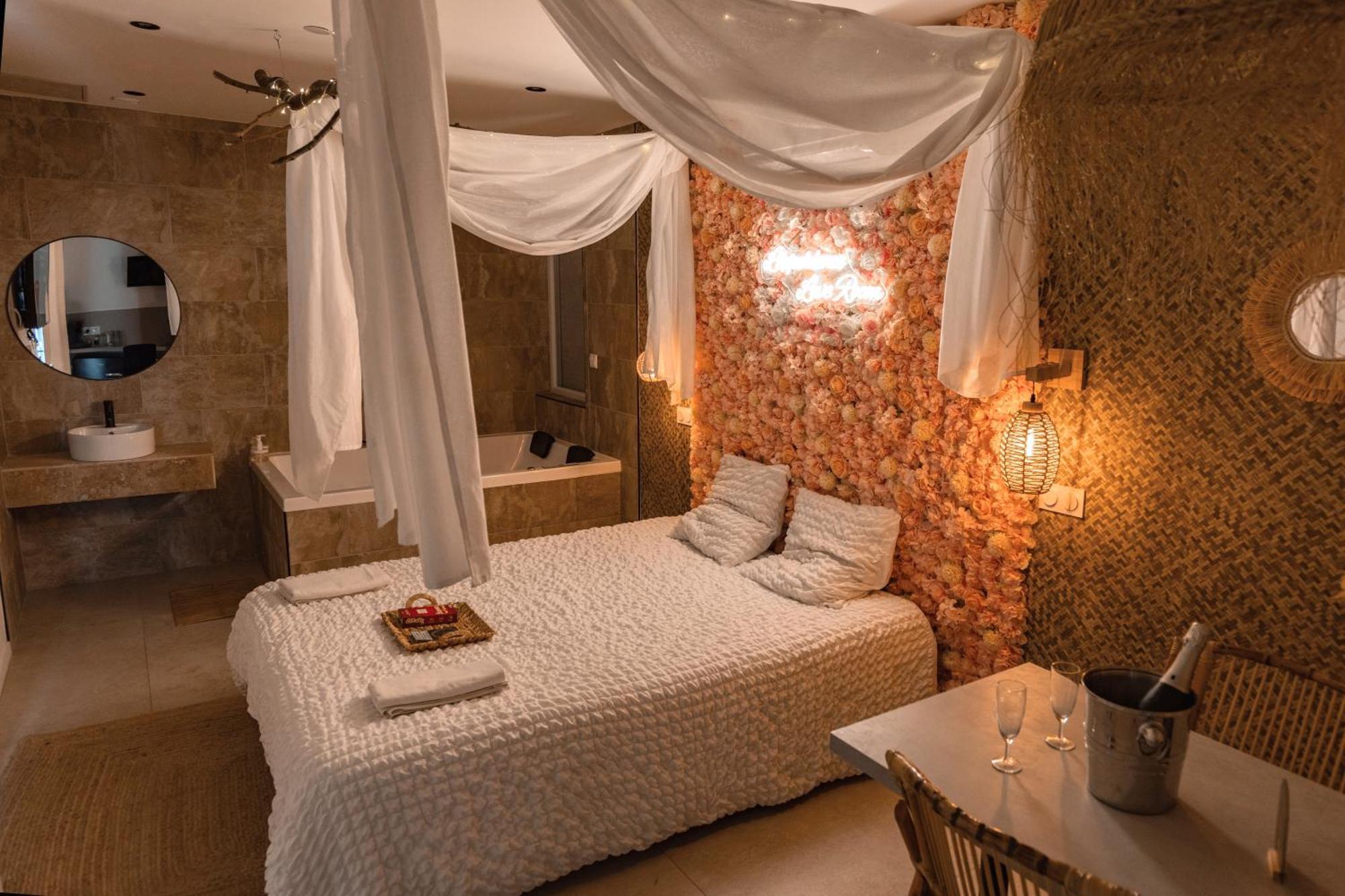 L'Experience Love Room Saint-Jean-Bonnefonds Esterno foto