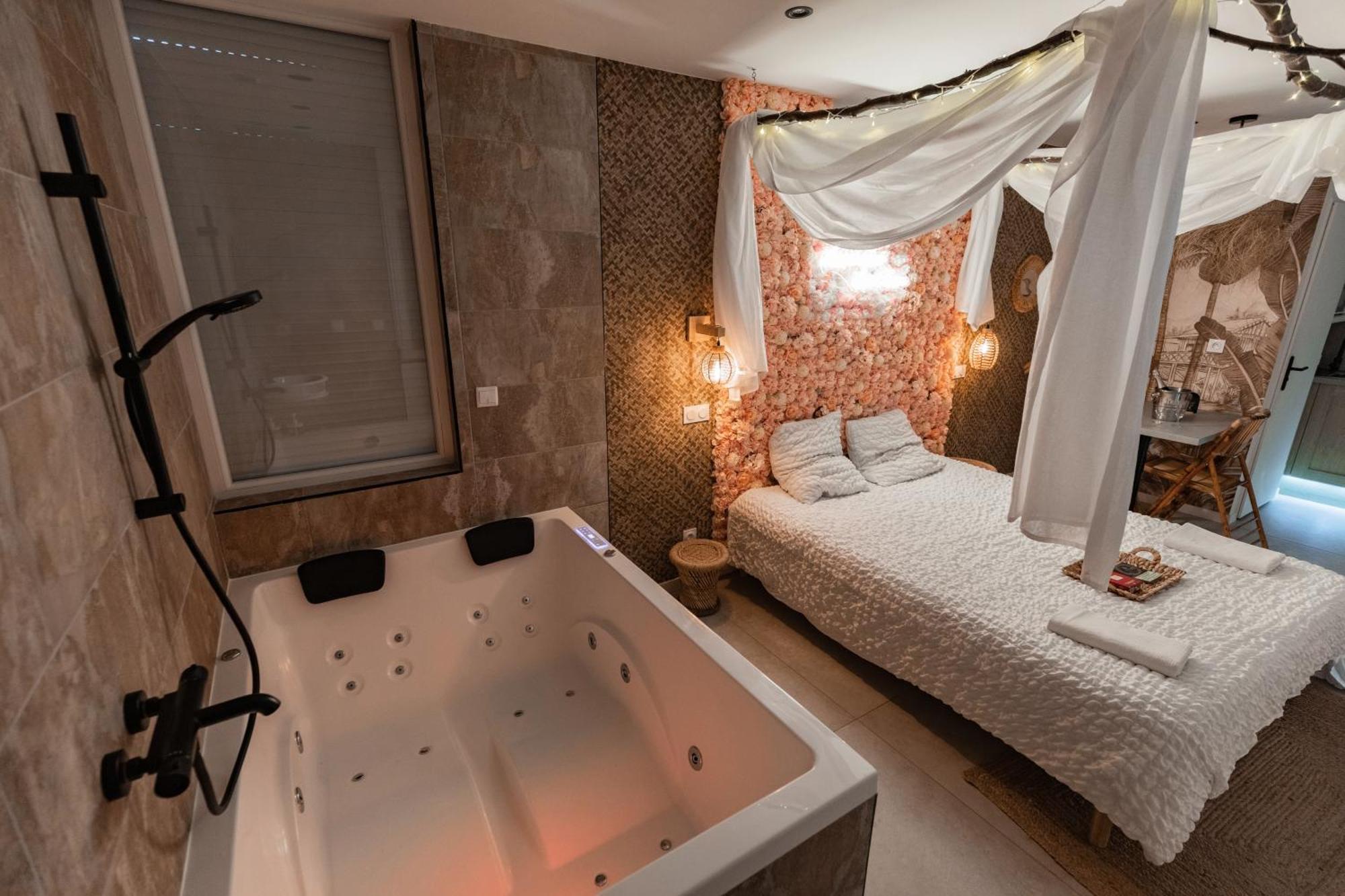 L'Experience Love Room Saint-Jean-Bonnefonds Esterno foto