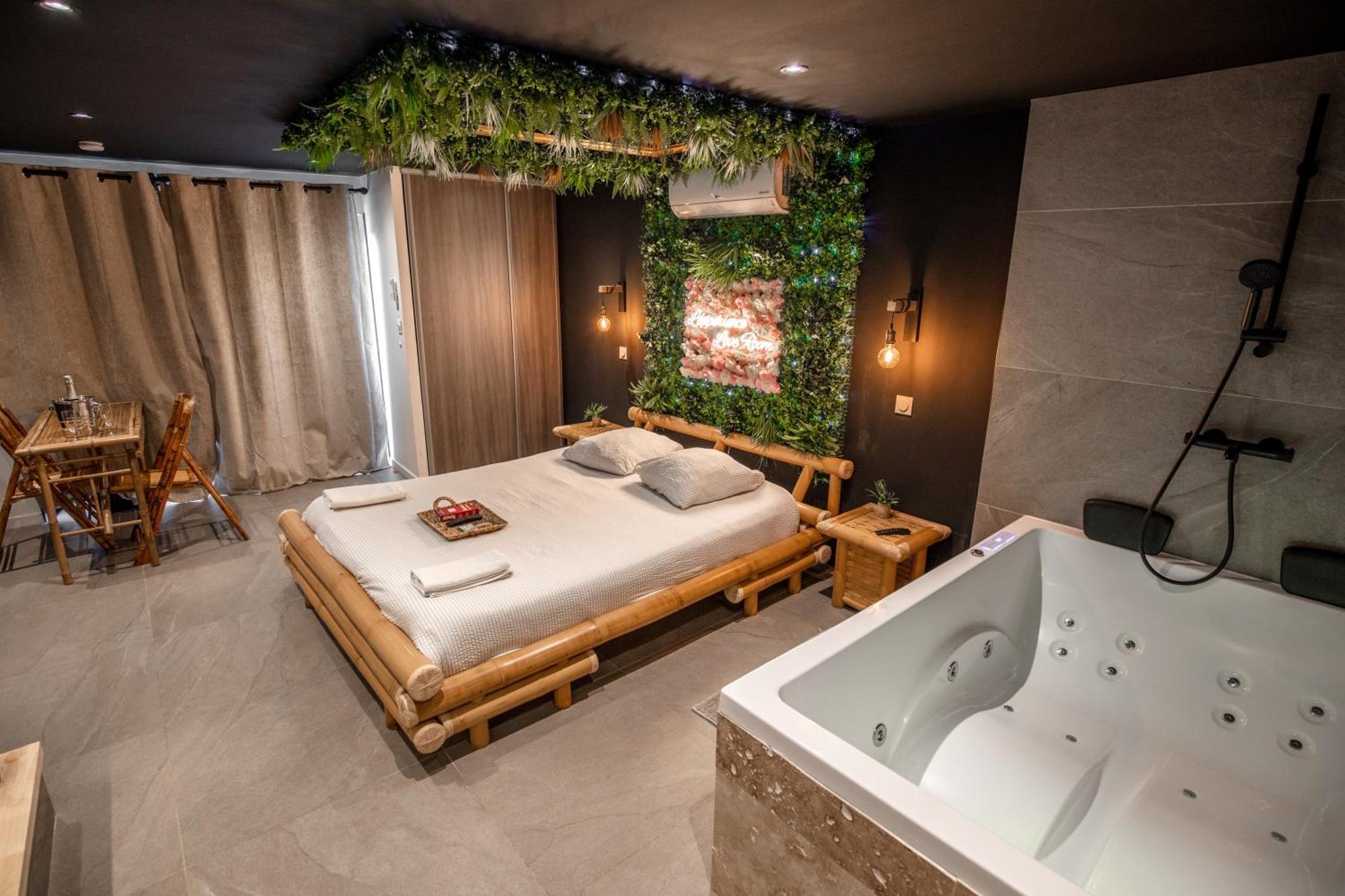 L'Experience Love Room Saint-Jean-Bonnefonds Esterno foto